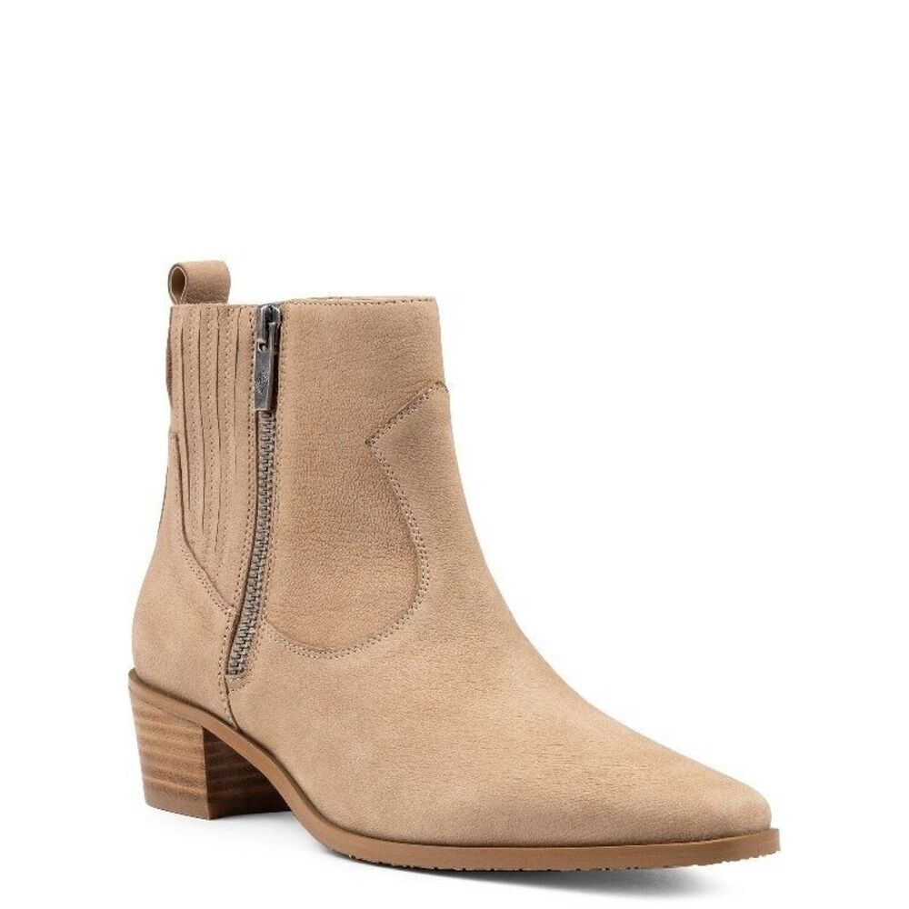 NEW Donald Pliner Size 8 Banks Western boho chic nubuck bootie.